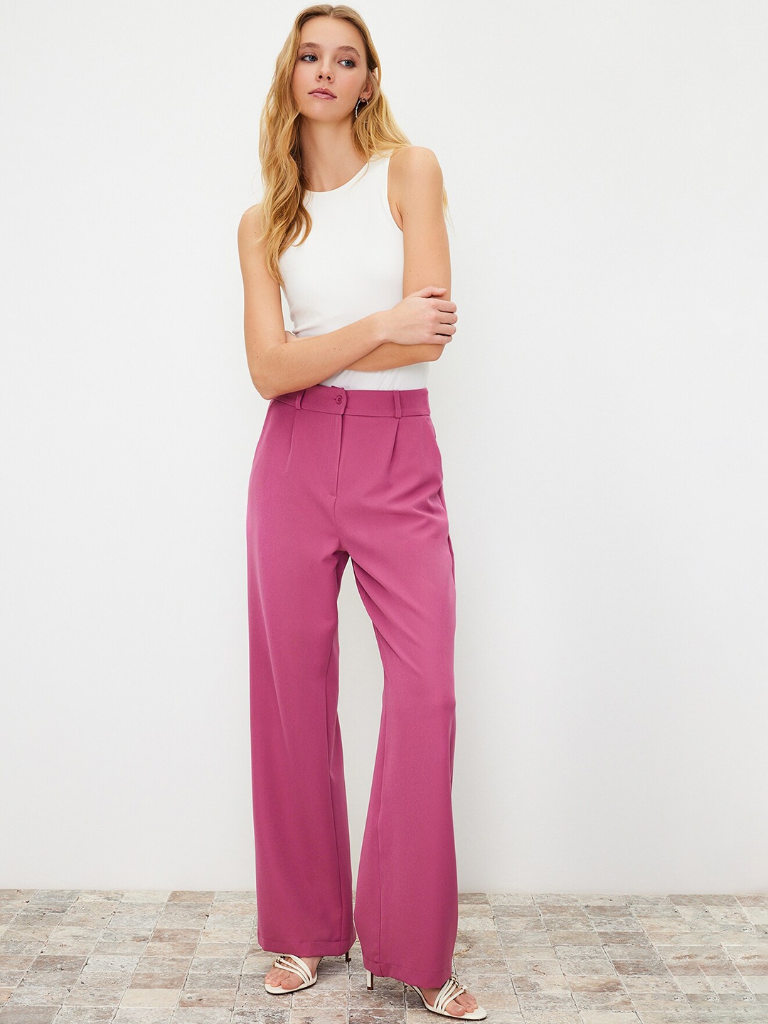 

Trendyol Women Mid-Rise Pleated Trousers, Fuchsia