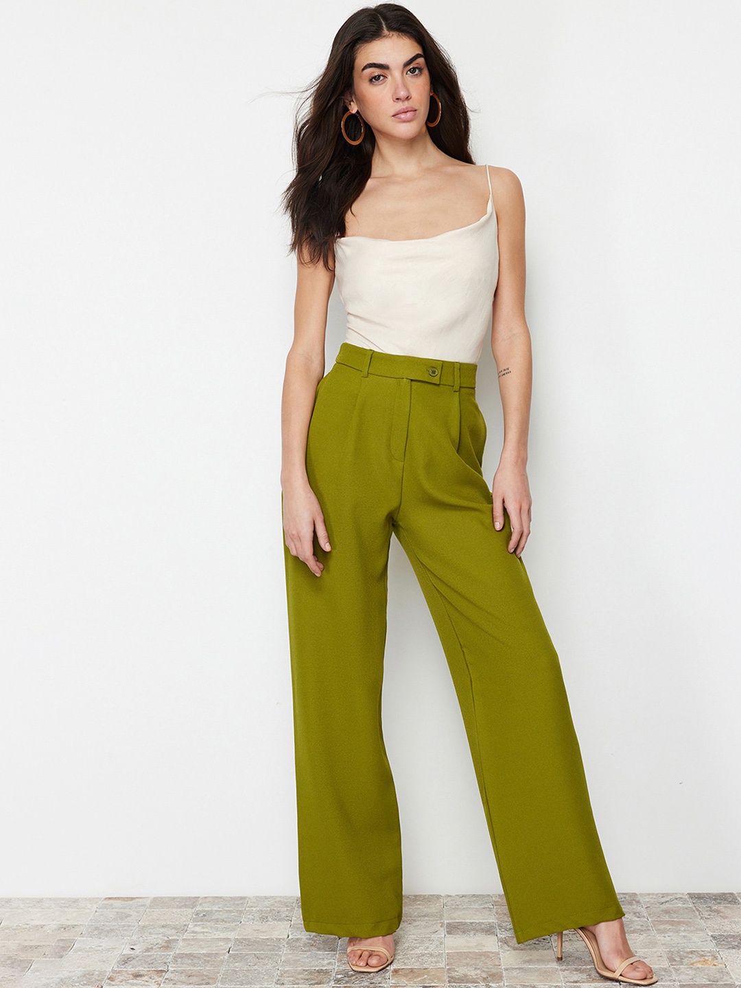 

Trendyol Women Mid-Rise Parallel Trousers, Green