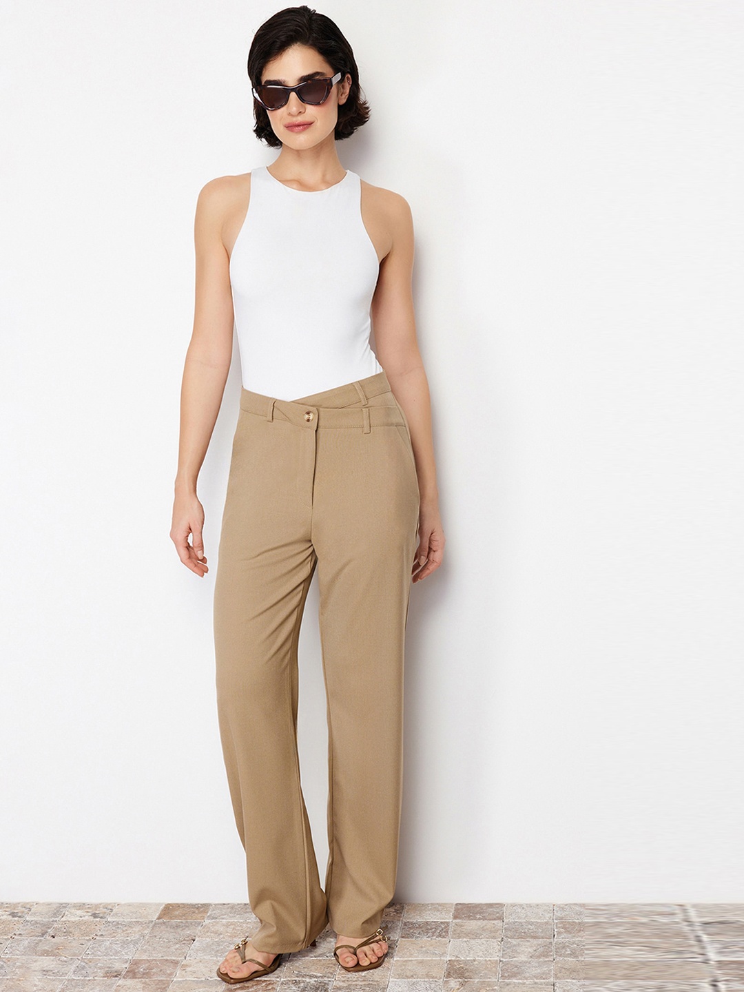 

Trendyol Women Mid-Rise Trousers, Beige