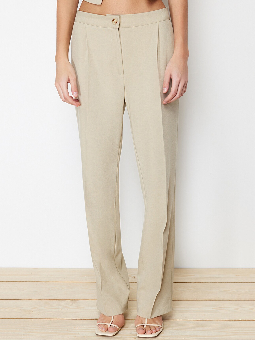 

Trendyol Women Mid-Rise Parallel Trousers, Beige