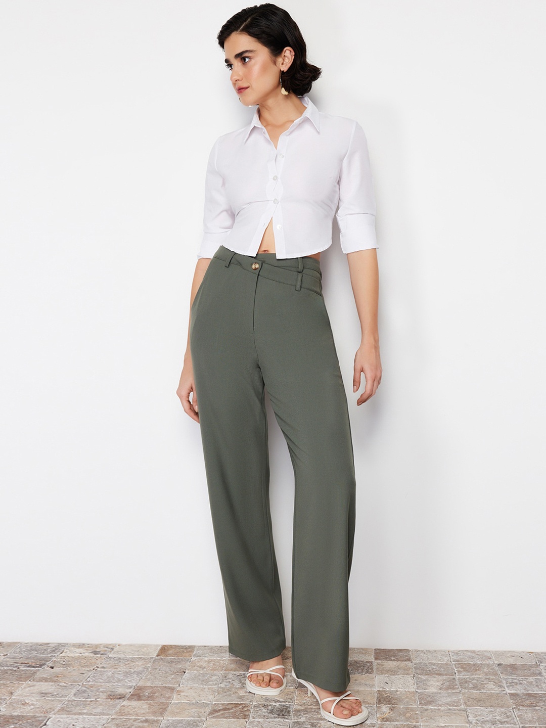 

Trendyol Women Mid-Rise Trousers, Green