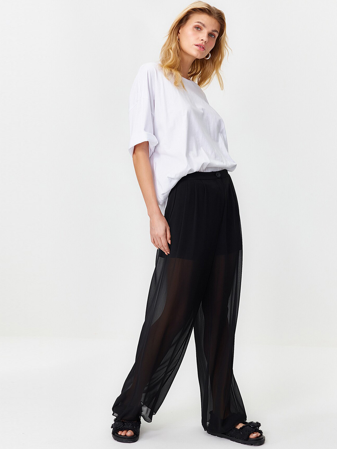 

Trendyol Women Pleated Mid Rise Parallel Trousers, Black