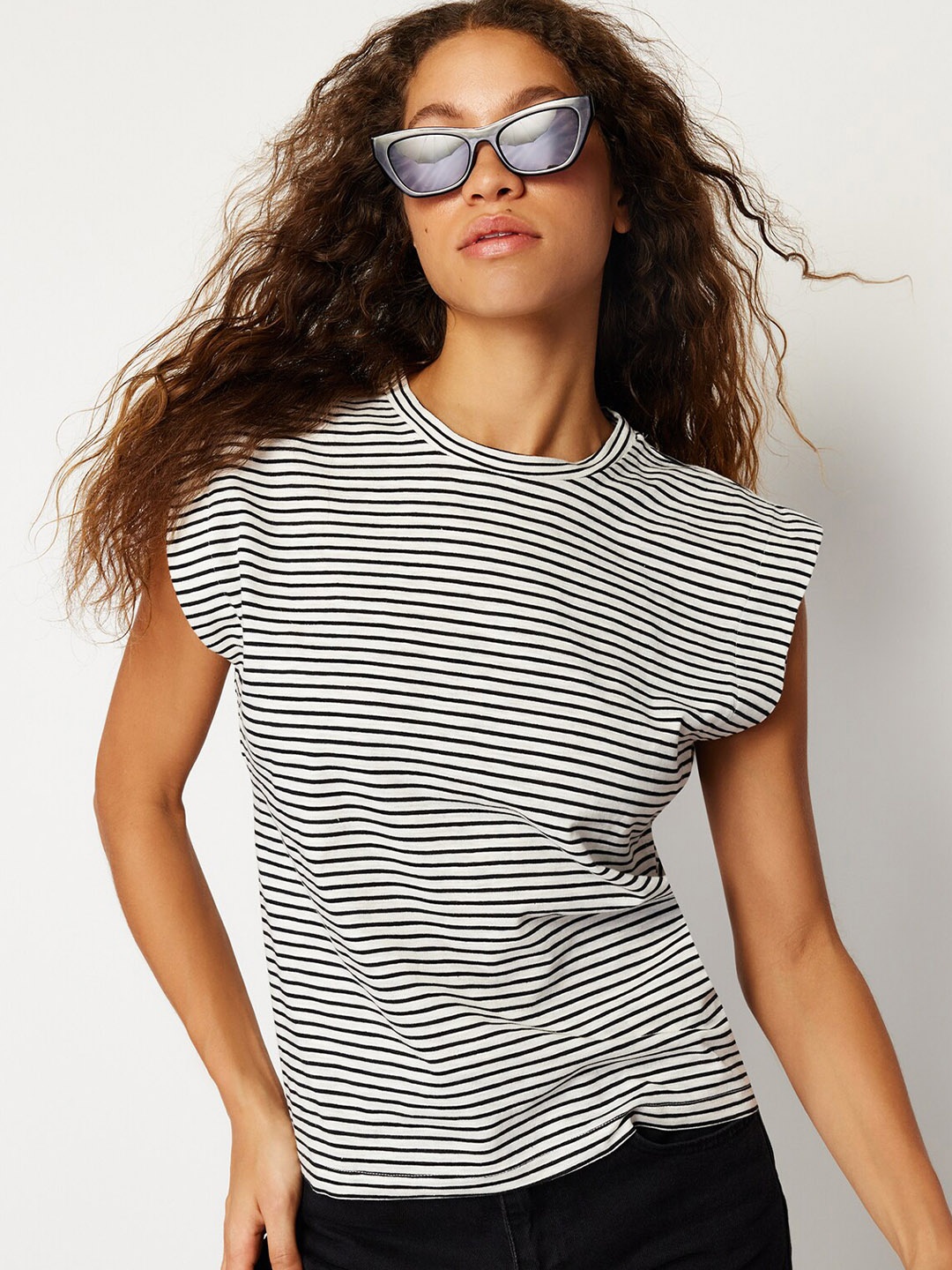 

Trendyol Striped Round Neck Cotton T-shirt, White