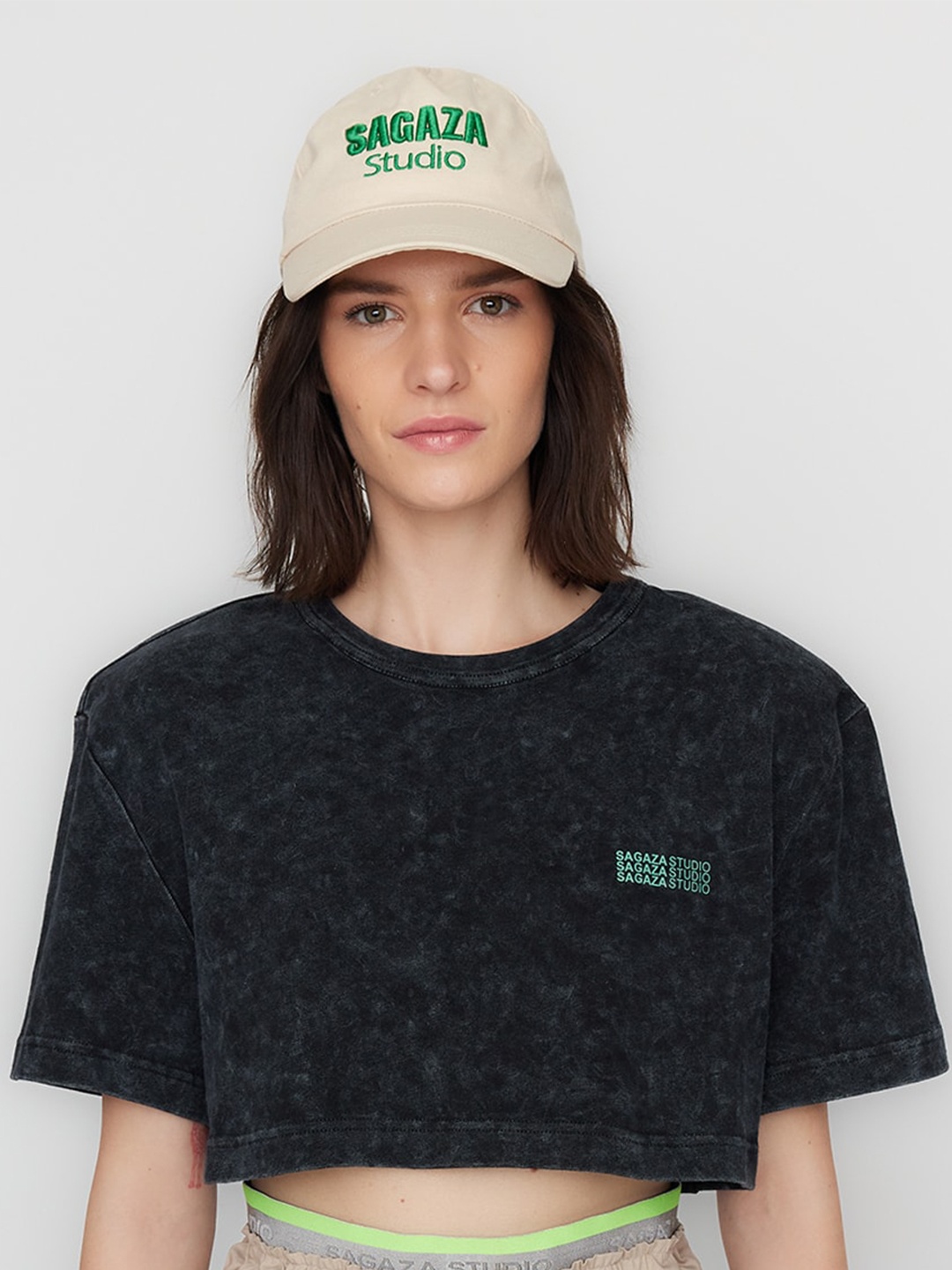 

Trendyol Round Neck Cotton Crop T-shirt, Na