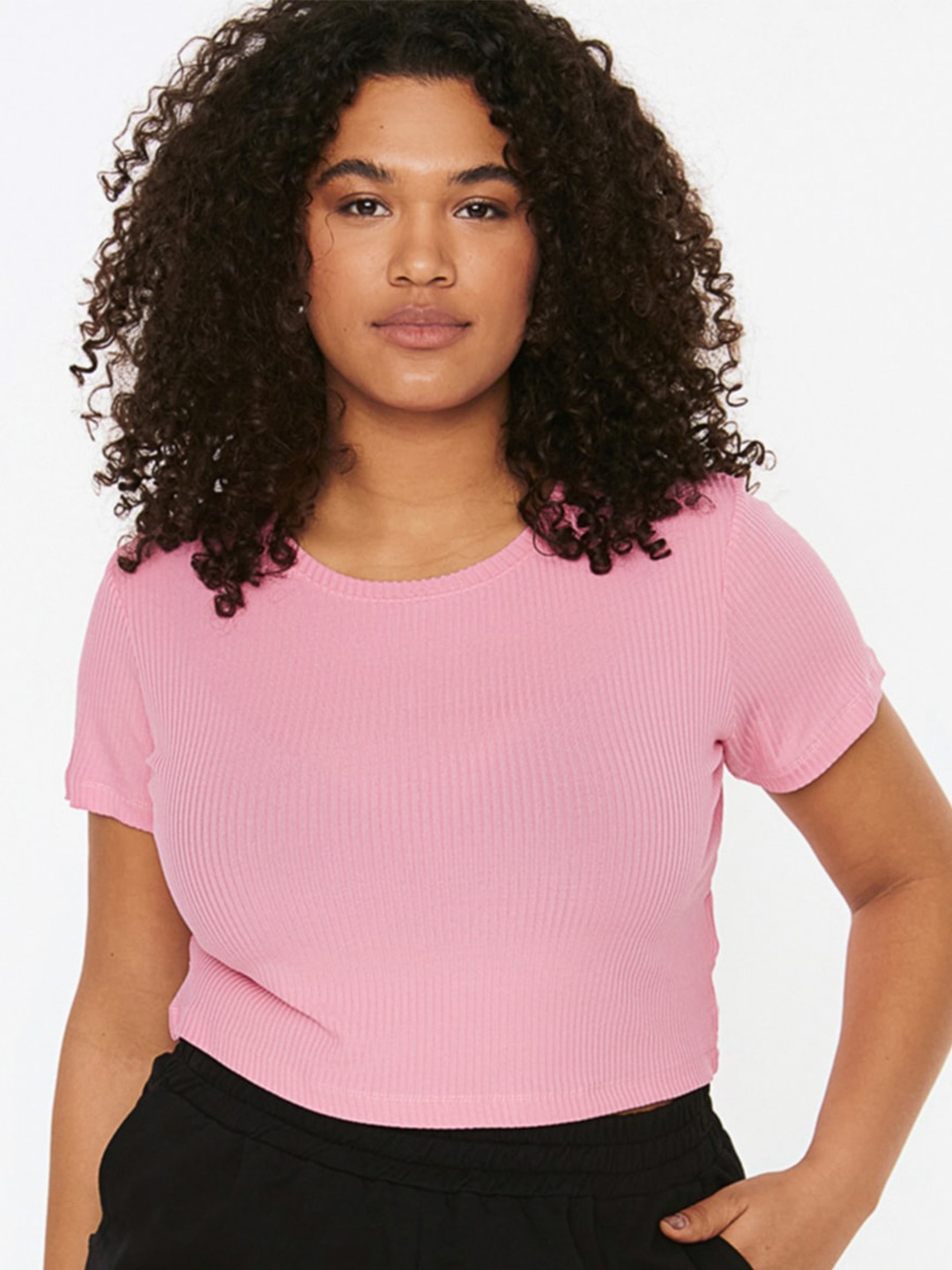 

Trendyol Round Neck Short Sleeves T-shirt, Na
