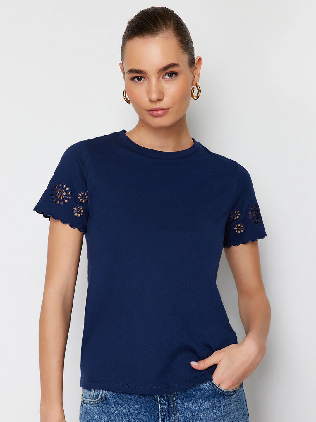 

Trendyol Round Neck Cut Outs Cotton T-shirt, Navy blue