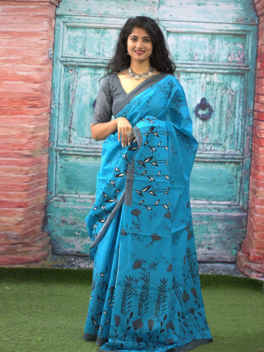 

GK FASHION Floral Block Print Pure Cotton Saree, Blue