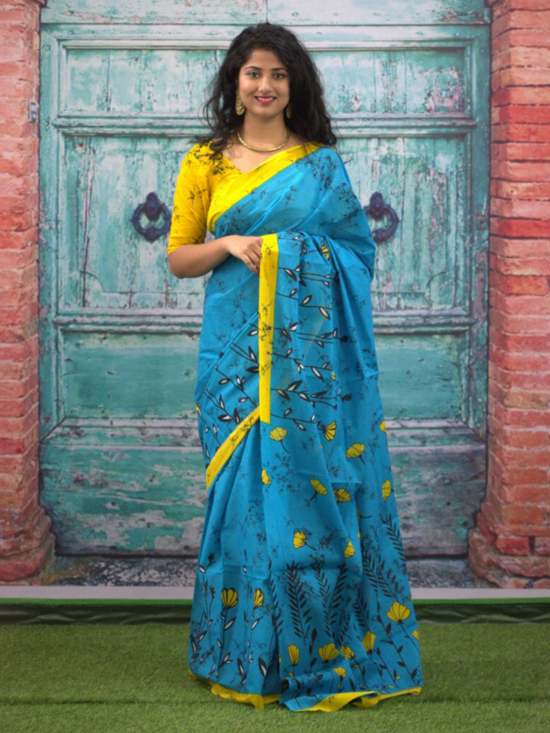 

GK FASHION Floral Pure Cotton Saree, Blue