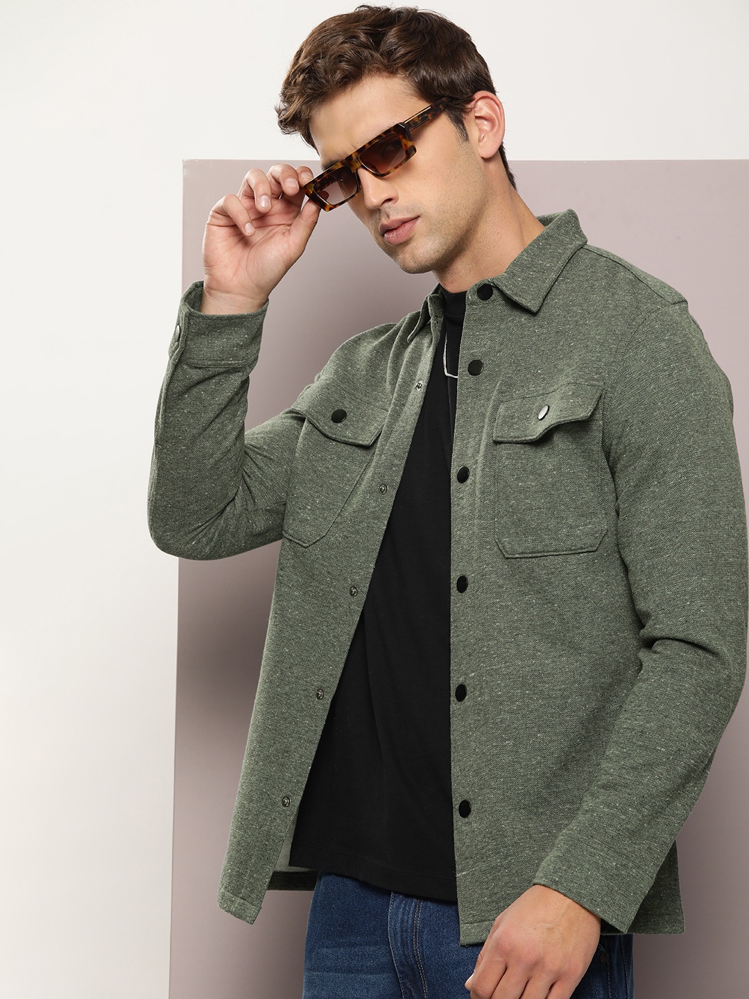 

Kook N Keech Men Comfort Self Design Casual Shirt, Green