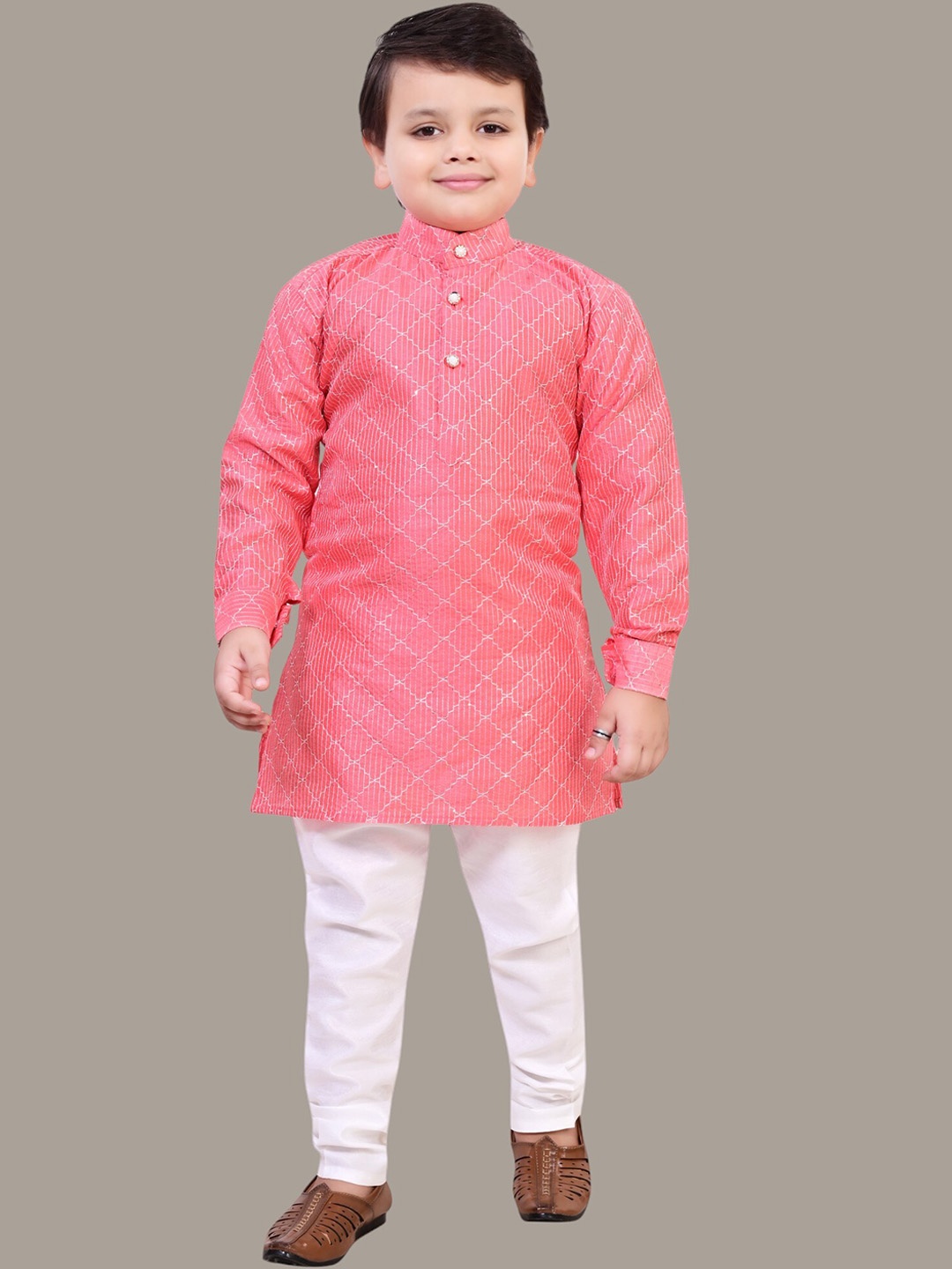 

BT DEZINES Boys Embroidered Regular Sequinned Raw Silk Kurta with Pyjamas, Pink