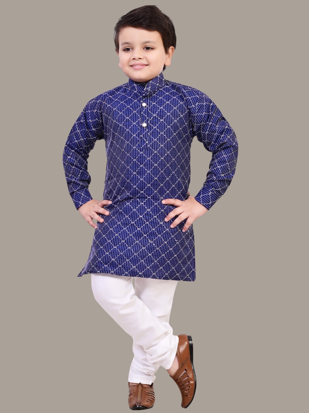 

BT DEZINES Boys Embroidered Regular Sequinned Raw Silk Kurta with Pyjamas, Blue