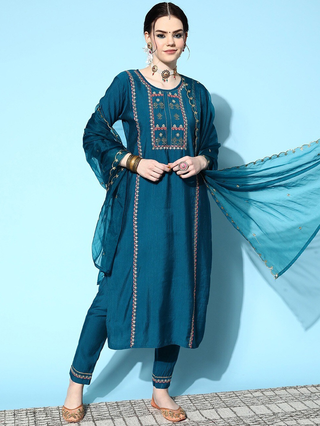 

Growdamy Women Ethnic Motifs Embroidered Regular Kurta with Trousers & With Dupatta, Teal