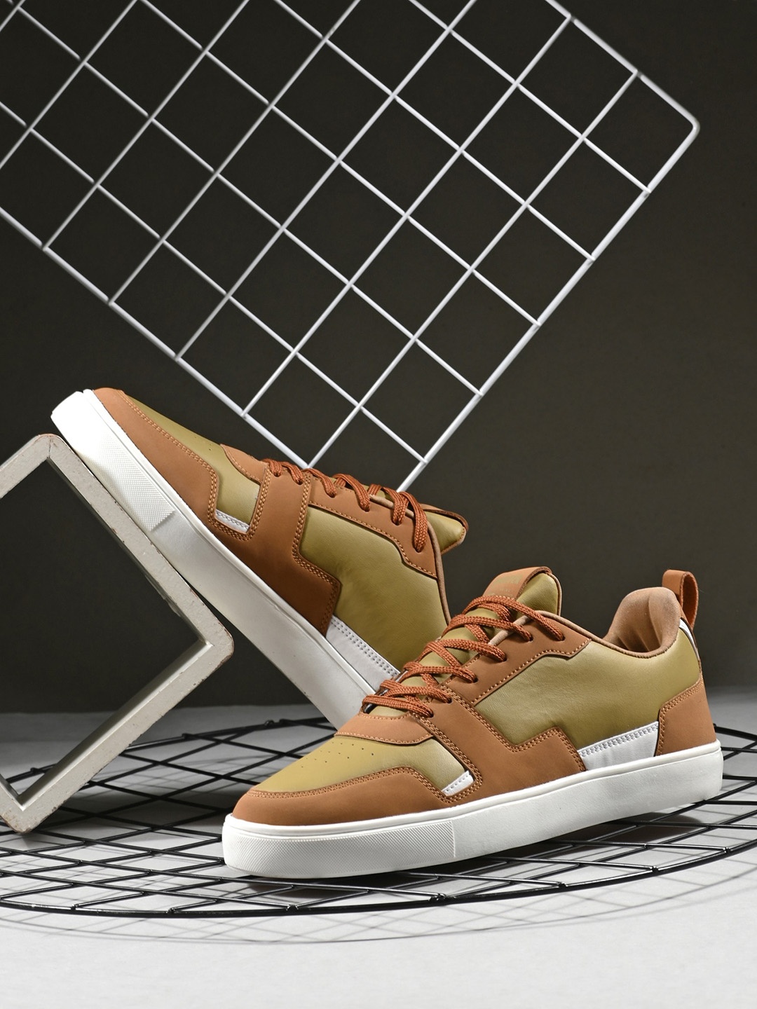 

The Roadster Lifestyle Co. Street Surge Collection Men Colourblocked Lace-Up Sneakers, Olive