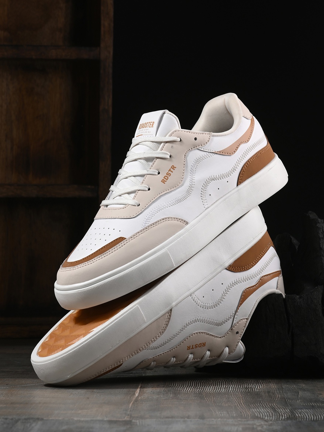 

The Roadster Lifestyle Co. Street Surge Men Perforations Lace-Up Sneakers, Off white