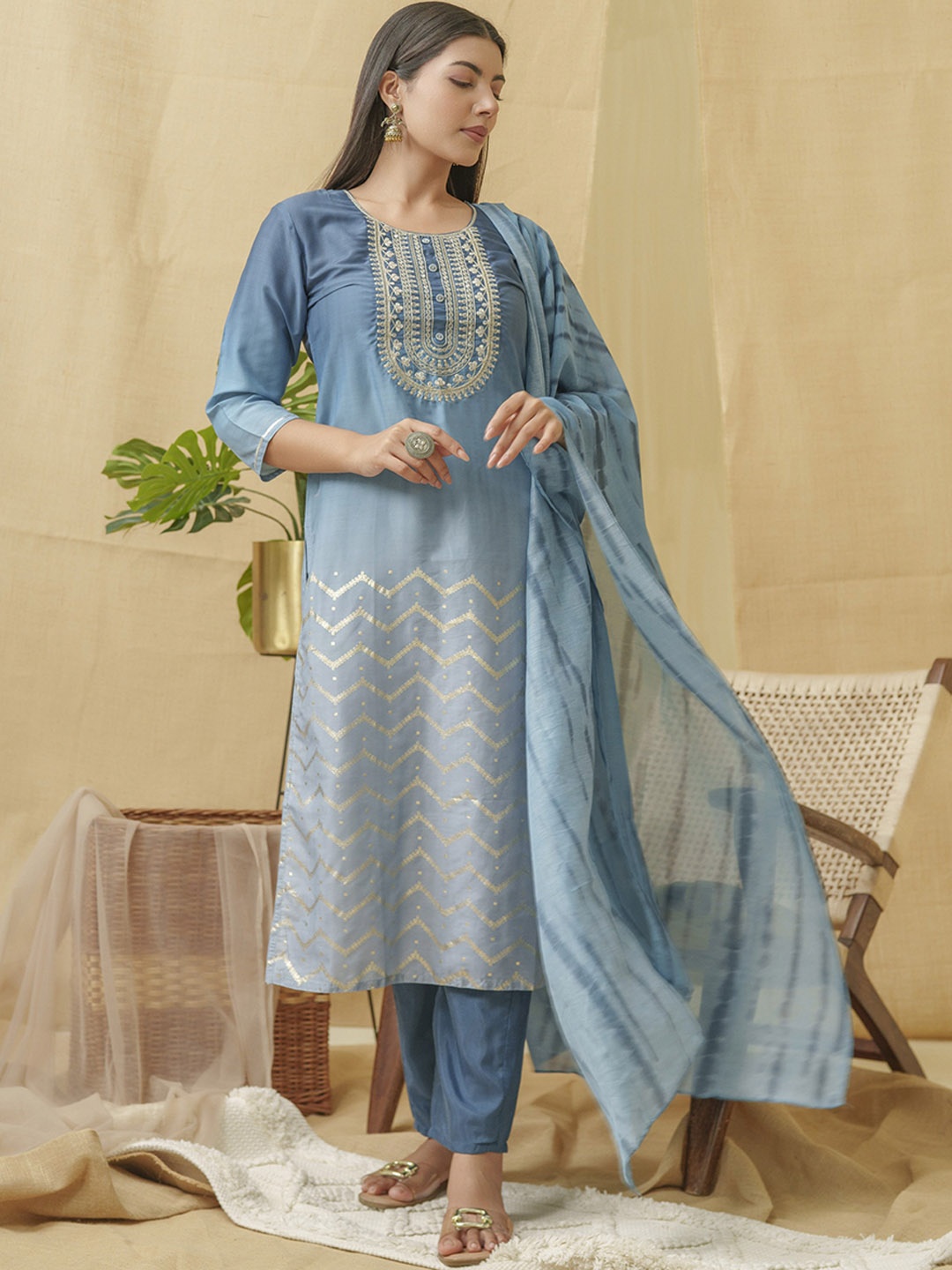 

House of Pataudi Embroidered Round Neck Kurta With Trousers & Dupatta Kurta Sets, Blue