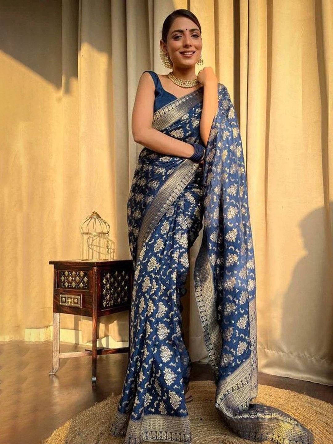 

Yashika Woven Design Zari Silk Cotton Kanjeevaram Saree, Blue