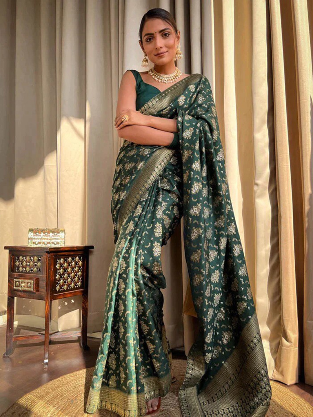 

Yashika Woven Design Zari Silk Cotton Kanjeevaram Saree, Green