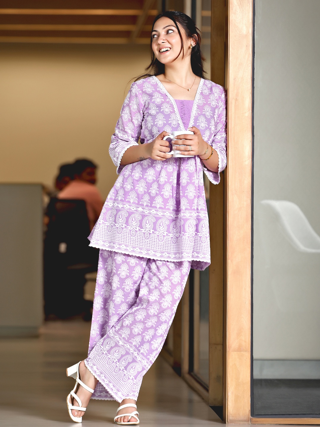 

Libas Ethnic Motifs Embroidered V Neck Pure Cotton Kurta with Palazzo, Purple