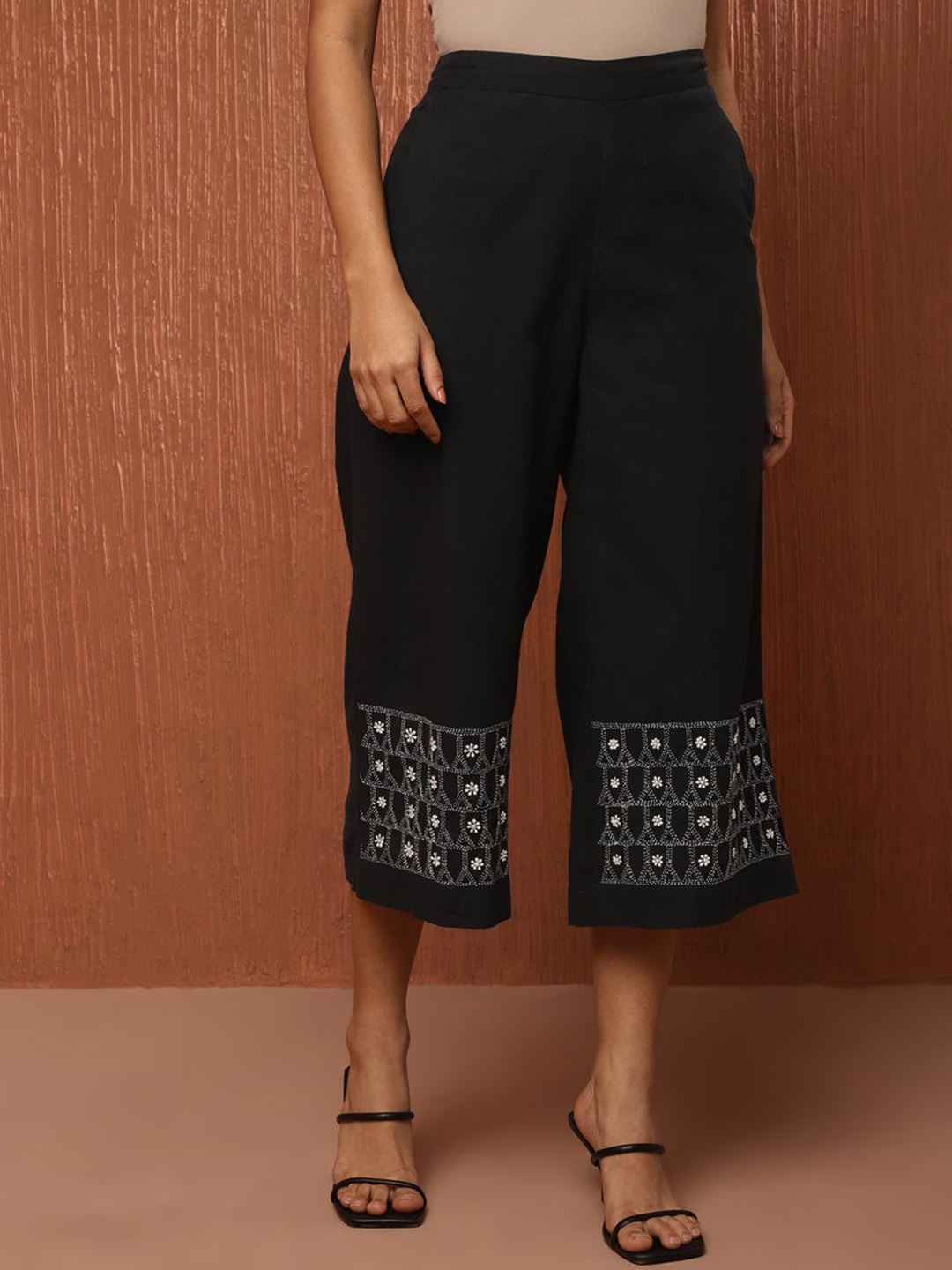 

Fabindia Women Floral Chikankari Embroidered Cotton Culottes Trousers, Black