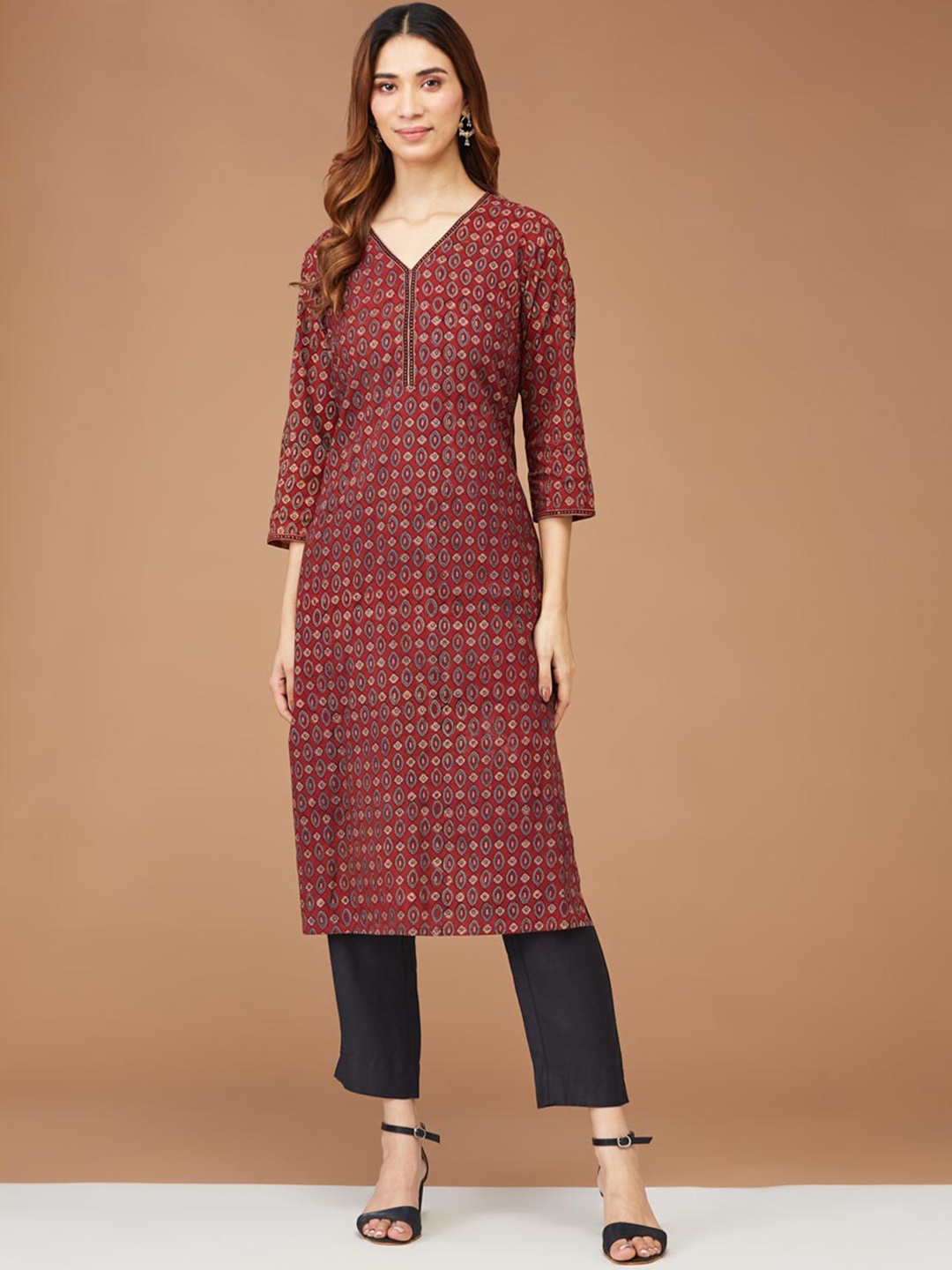 

Fabindia Ethnic Motif Ajrakh Printed Pure Cotton Straight Kurta, Maroon