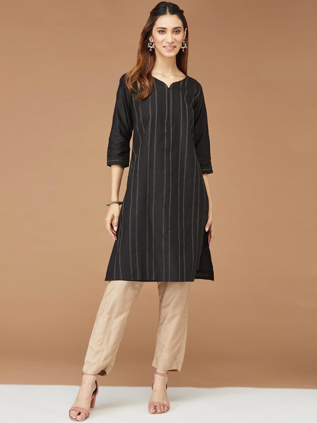 

Fabindia Geometric Embroidered Cotton Silk Straight Kurta, Black