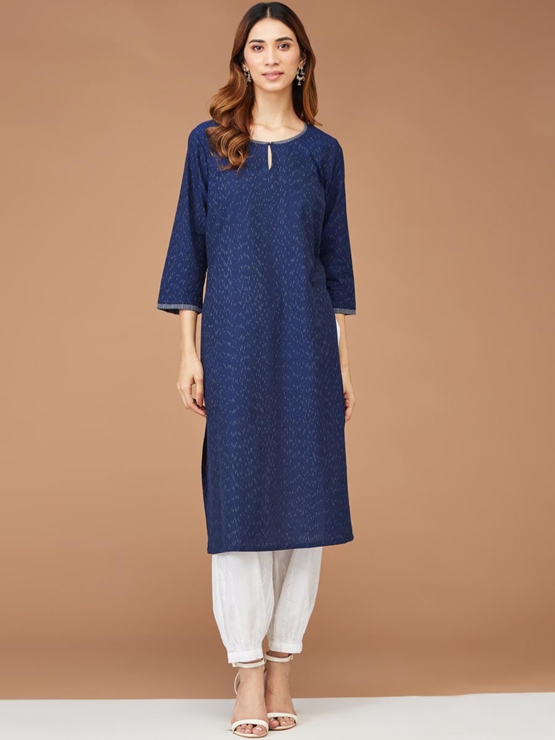 

Fabindia Striped Keyhole Neck Ikat Straight Kurta, Blue