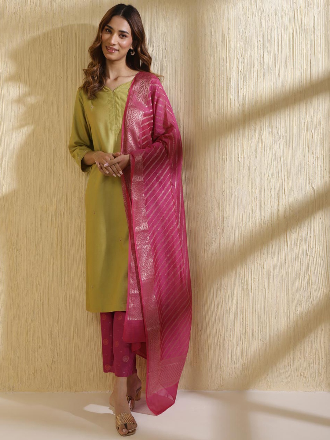 

Fabindia Women Embroidered Regular Kurta with Trousers, Green