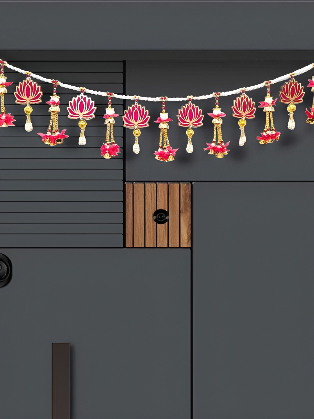 

AGENZIA EXIM Red & White Lotus and Beads Artificial Flower Wall Hanging Toran, Pink