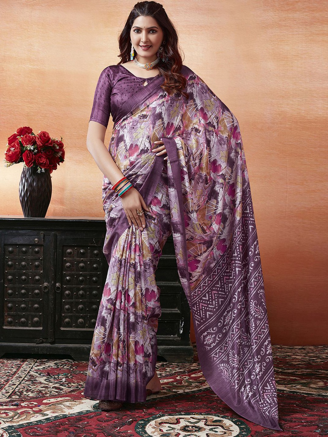 

Mitera Purple Abstract Printed Sungudi Saree