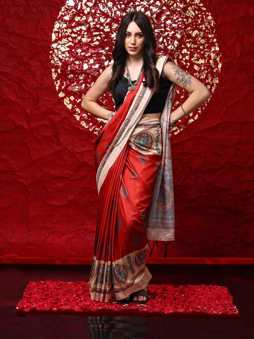 

Ishin Ethnic Motifs Pure Crepe Saree, Red