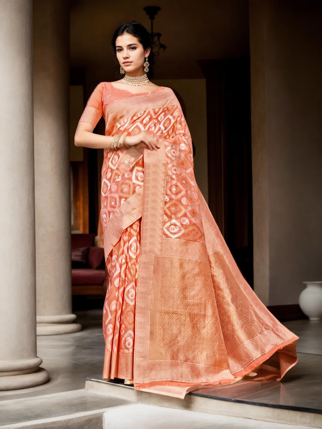 

Ishin Ethnic Woven Design Zari Saree, Orange