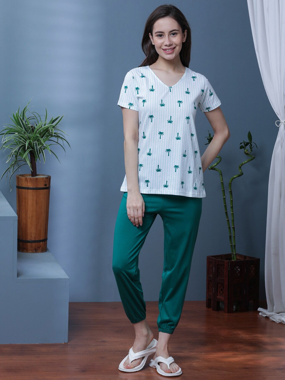 

Slumber Jill Tropical Printed Pure Cotton Night Suit, Green