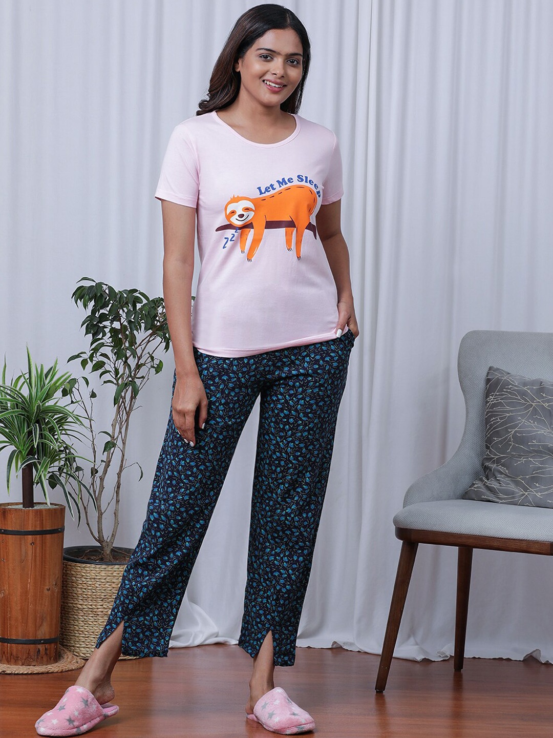 

Slumber Jill Graphic Printed Pure Cotton Night Suit, Pink