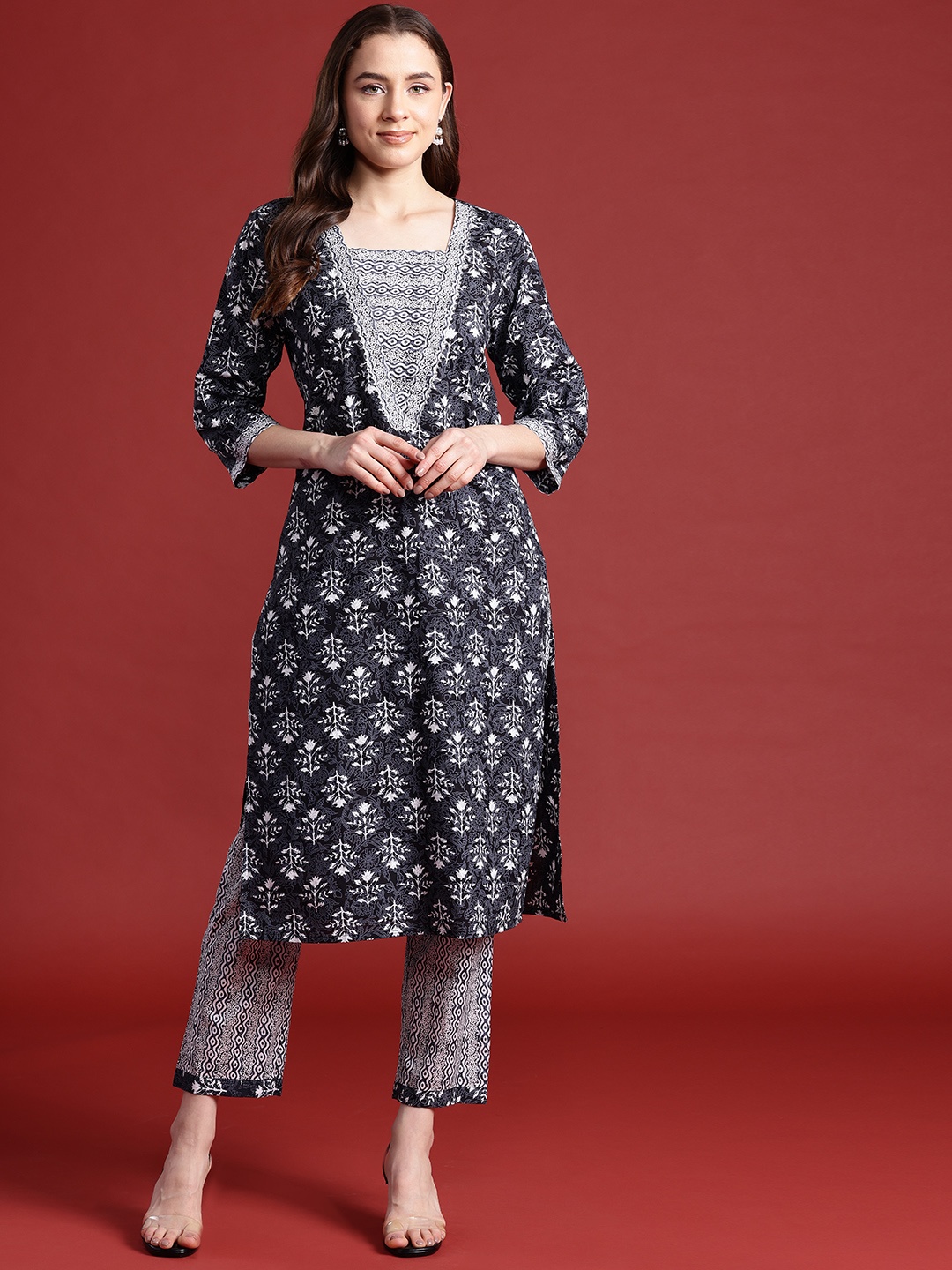 

Anouk Women Floral Printed Regular Gotta Patti Pure Cotton Kurta with Trousers, Grey