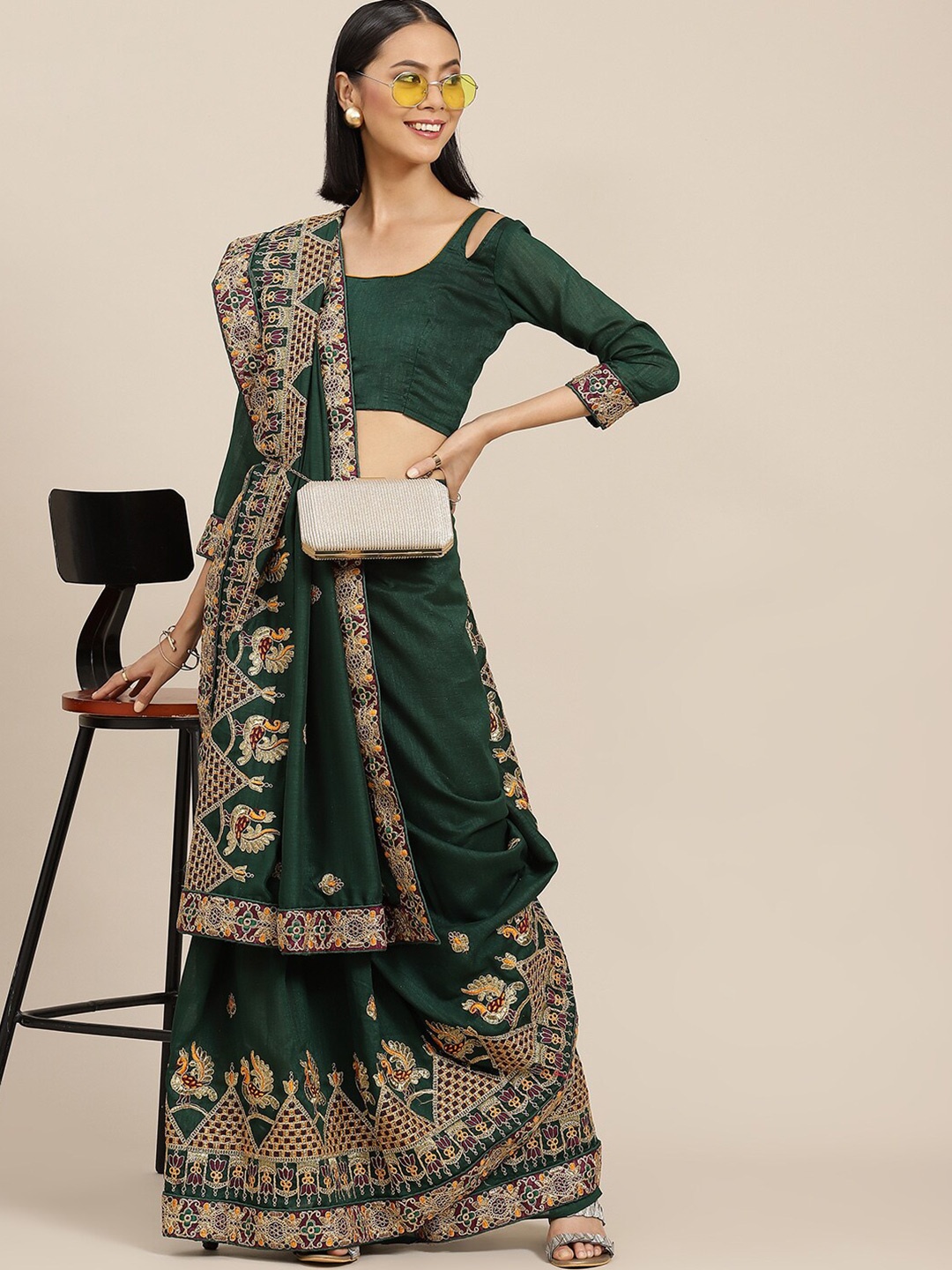 

Mitera Ethnic Motifs Embroidered Saree, Green
