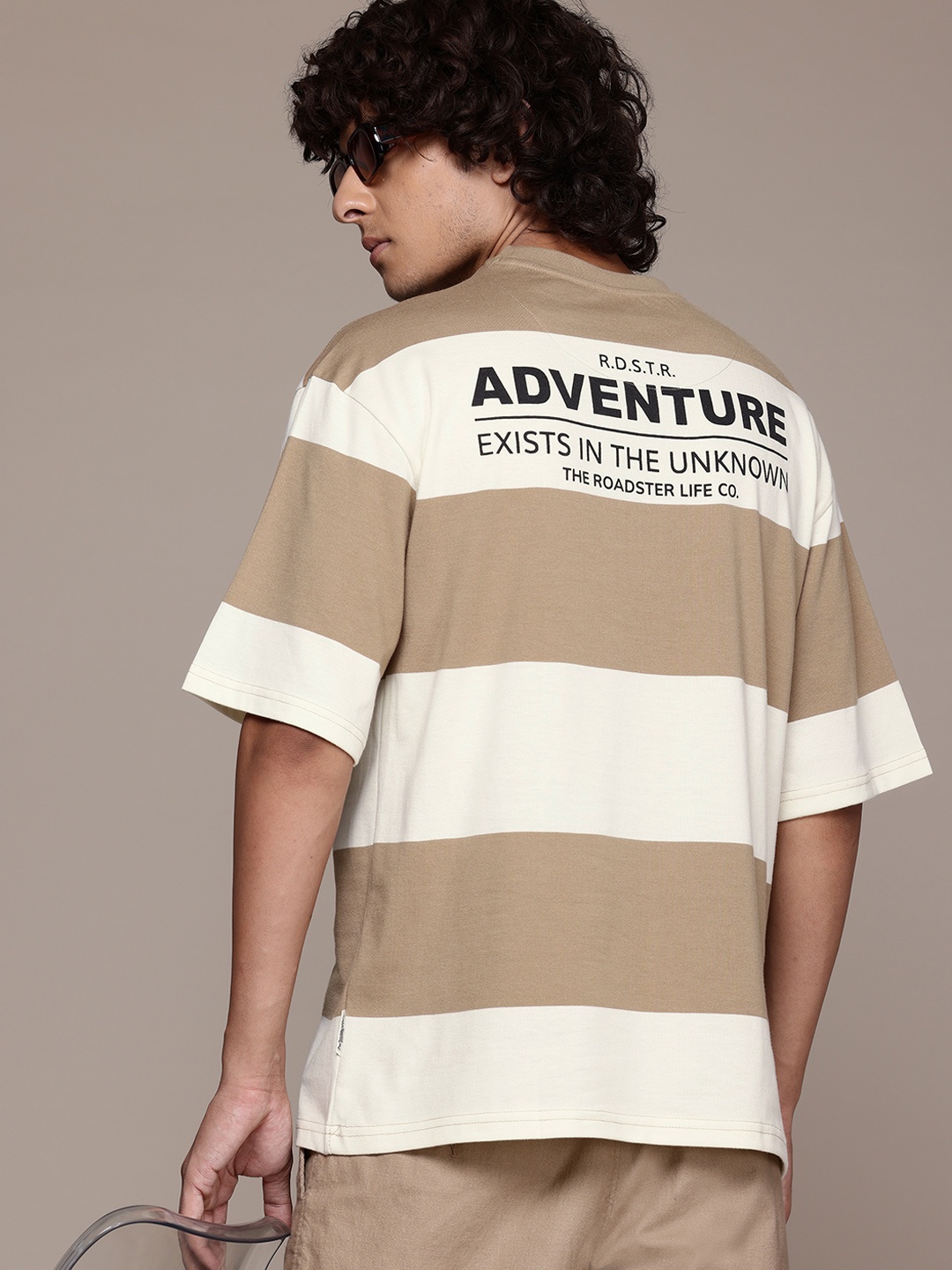 

The Roadster Lifestyle Co. Men Striped Relaxed Fit T-shirt, Cream