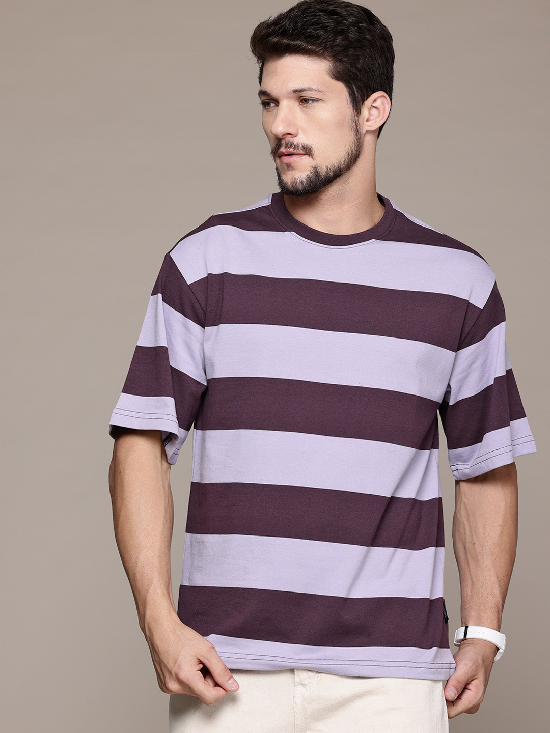 

The Roadster Lifestyle Co. Men Striped Relaxed Fit T-shirt, Purple