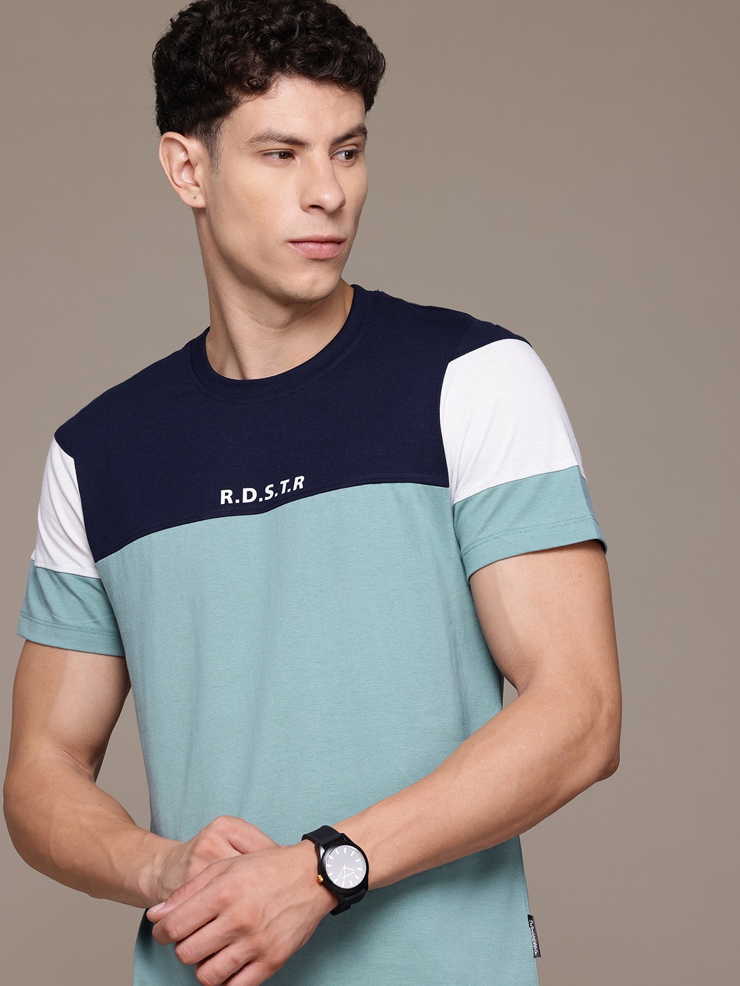 

The Roadster Lifestyle Co. Colourblocked T-shirt, Sea green