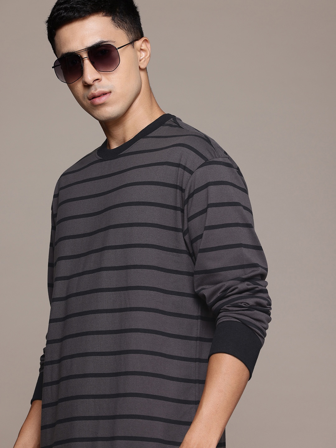 

The Roadster Lifestyle Co. Men Striped Relaxed Fit T-shirt, Charcoal