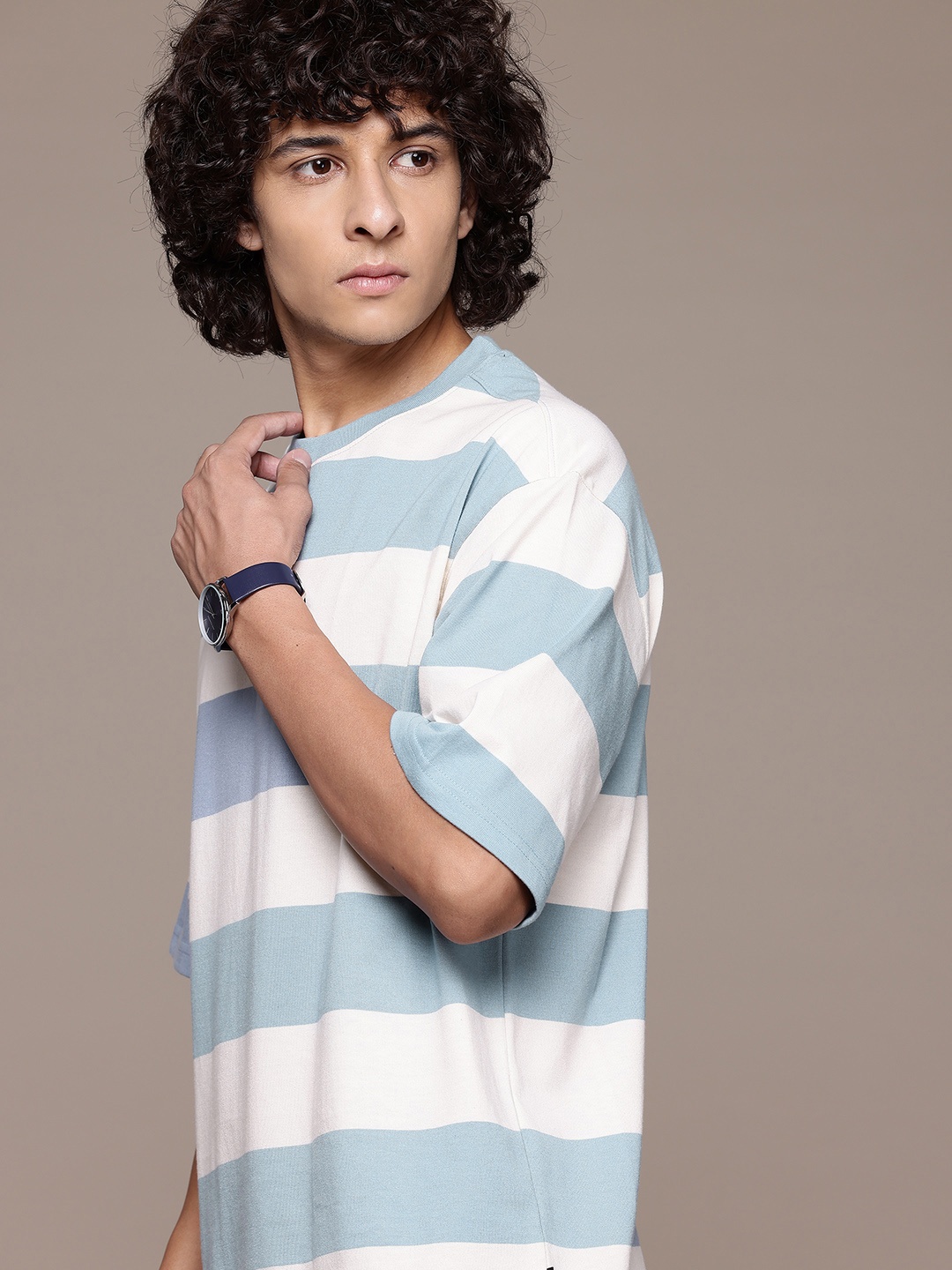 

The Roadster Lifestyle Co. Striped Drop-Shoulder Sleeves Relaxed Fit T-shirt, Blue