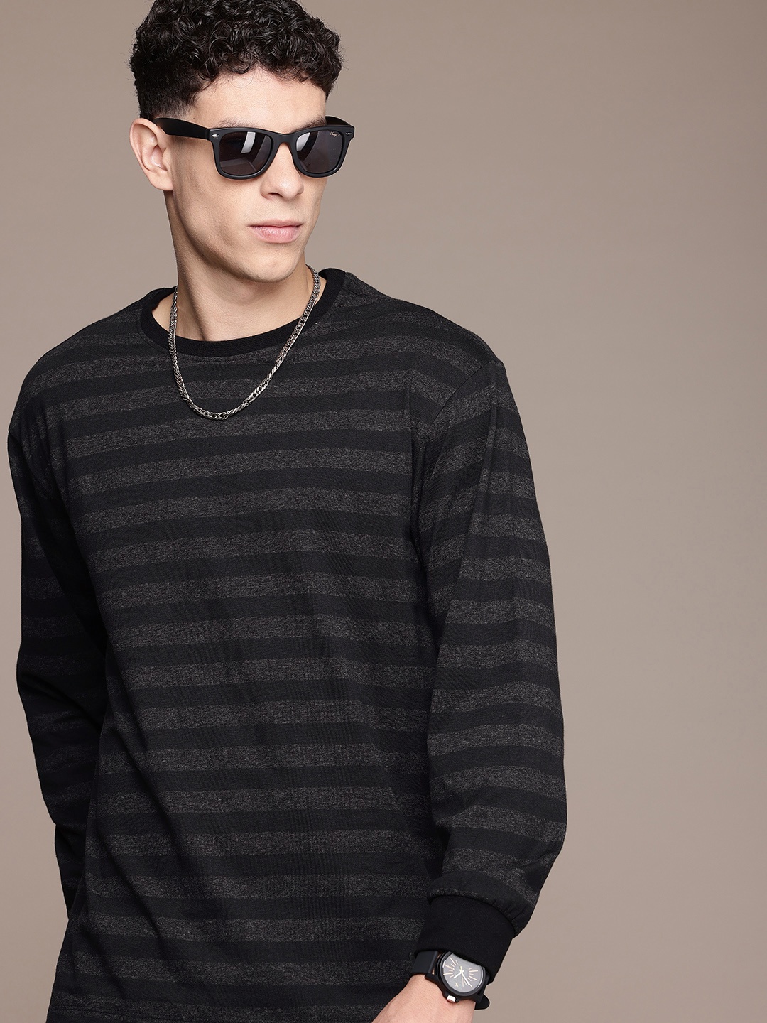 

Roadster Striped Drop-Shoulder Sleeves Relaxed Fit T-shirt, Grey