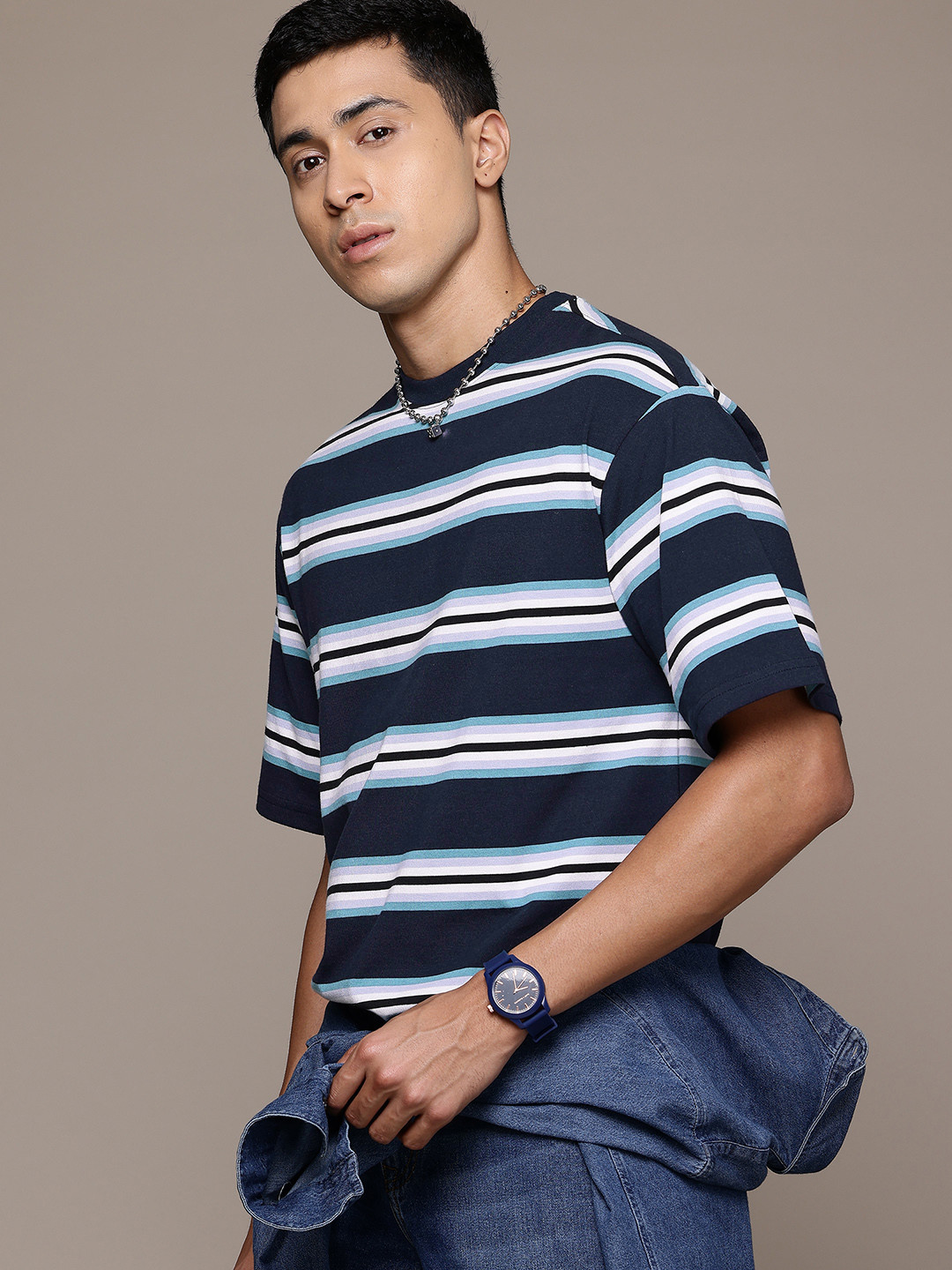 

The Roadster Lifestyle Co. Men Striped Relaxed Fit T-shirt, Navy blue