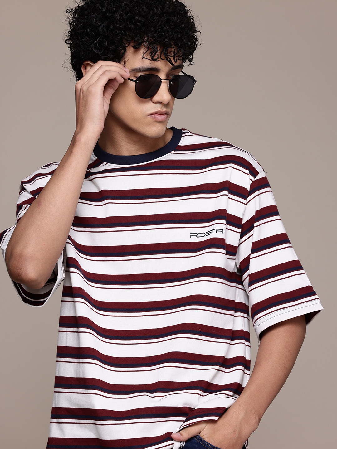 

The Roadster Lifestyle Co. Men Striped Oversized T-shirt, White