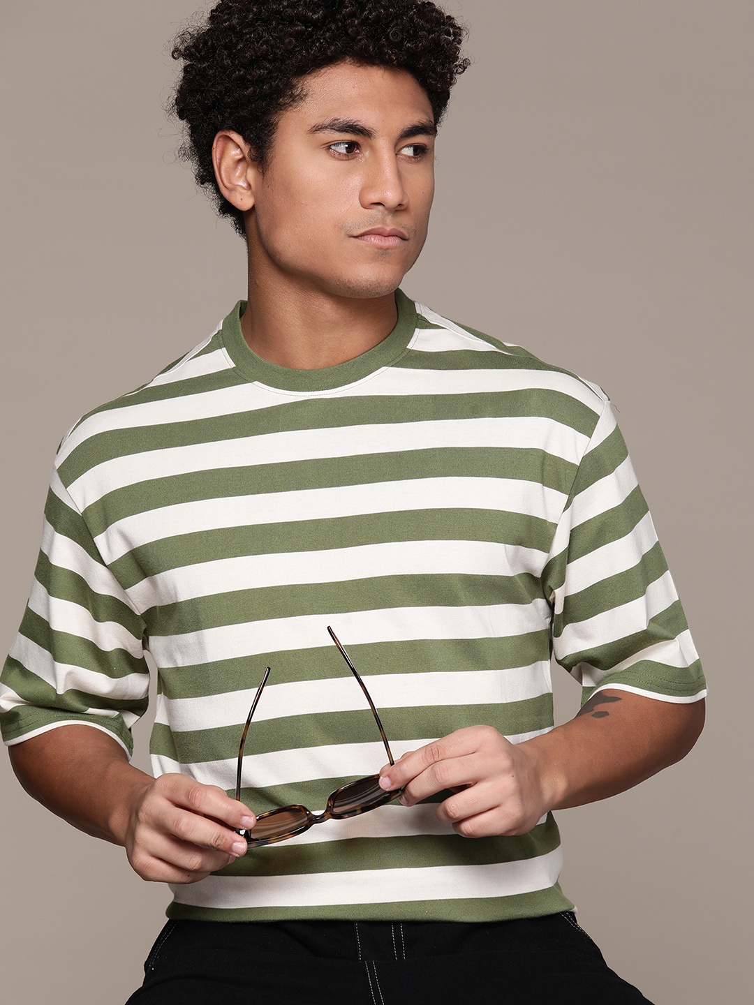 

Roadster Men Striped Pure Cotton T-shirt, White