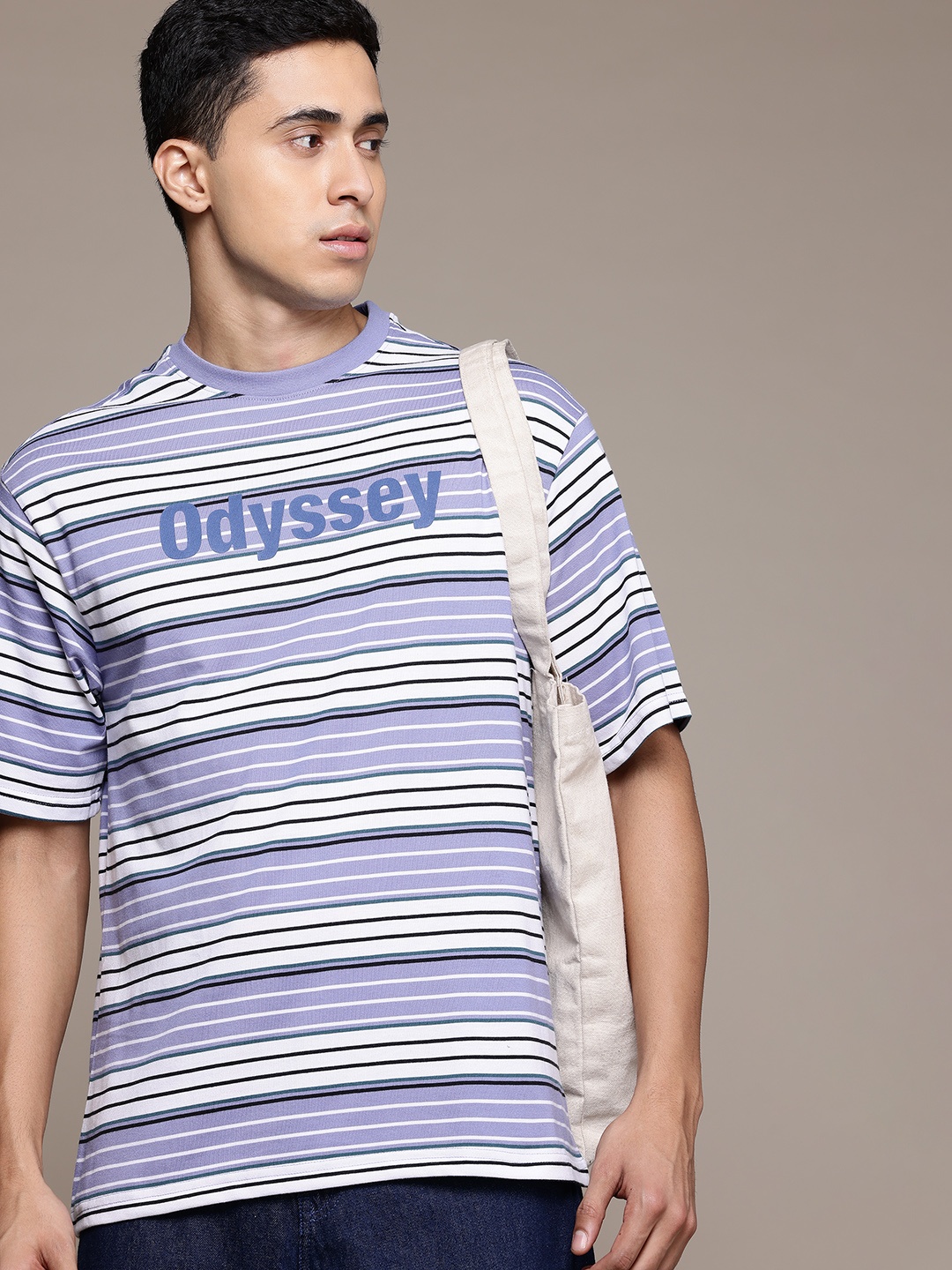 

Roadster Men Striped Drop-Shoulder Sleeves T-shirt, Lavender