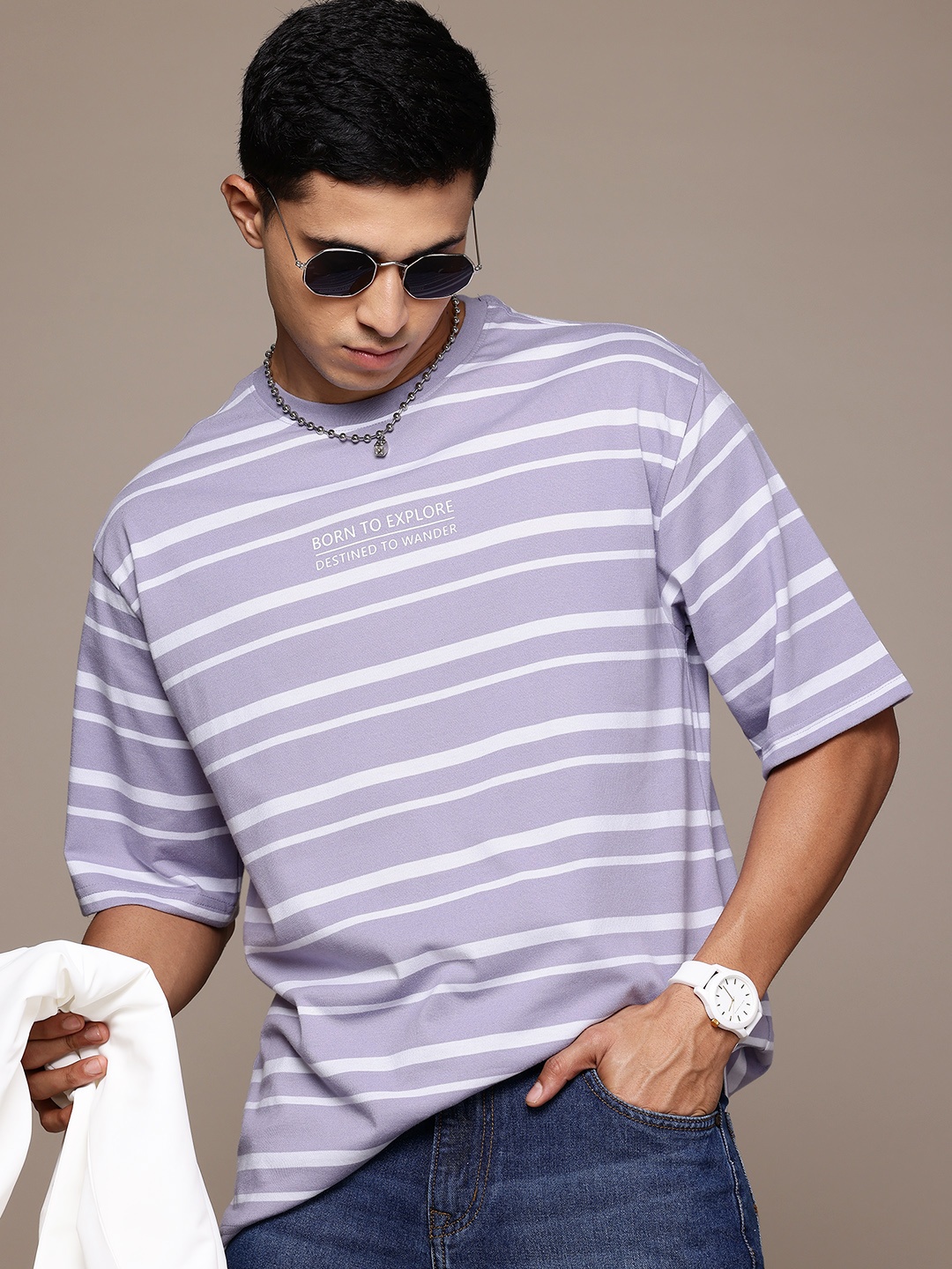 

The Roadster Lifestyle Co. Men Striped Oversized T-shirt, Lavender