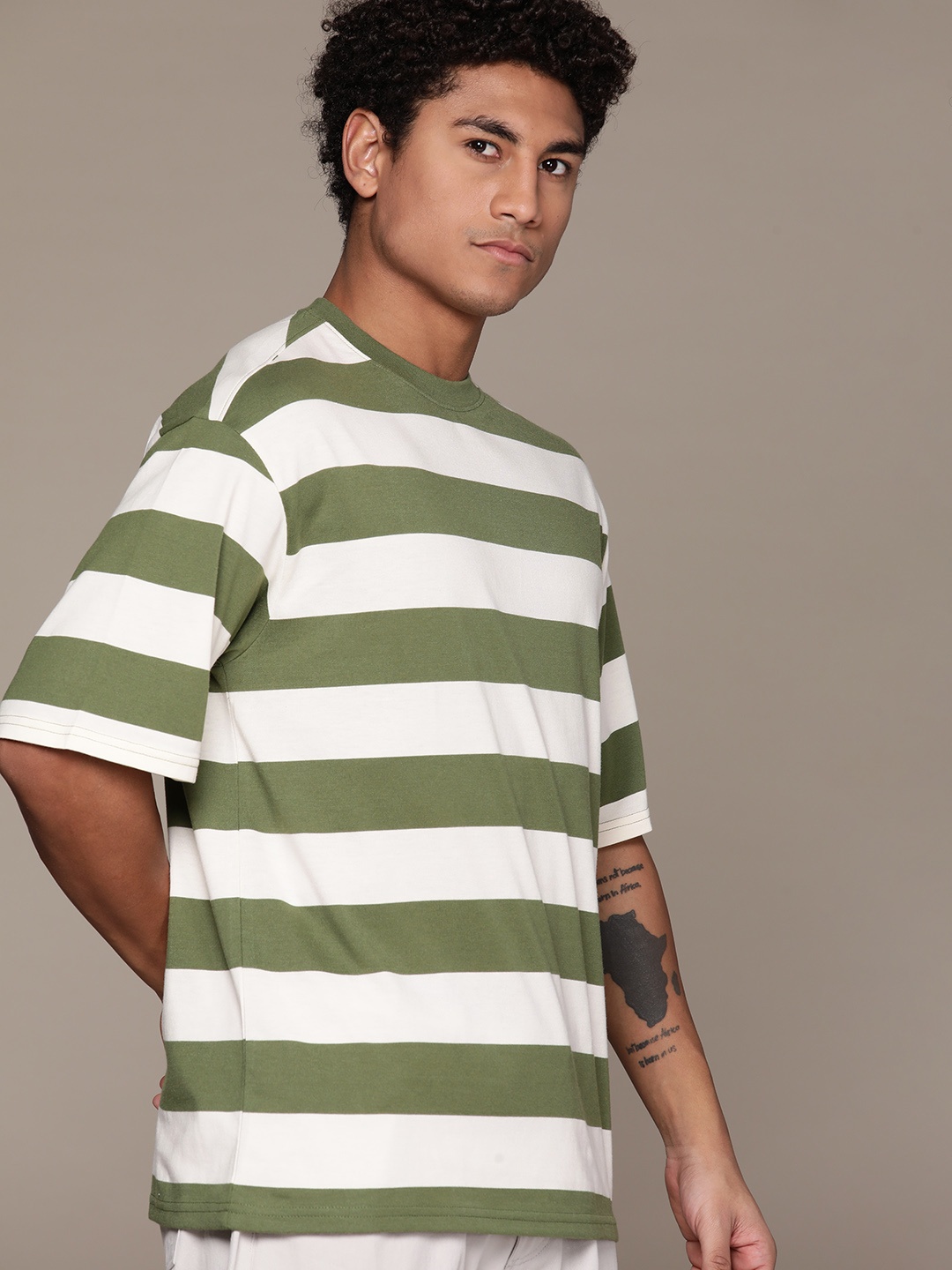 

Roadster Men Striped Pure Cotton T-shirt, White