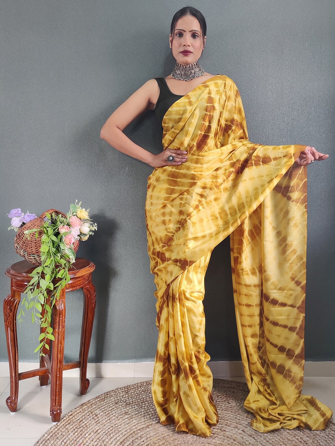 

Mitera Yellow Tie & Dye Dyed Garad Ready To Wear Saree