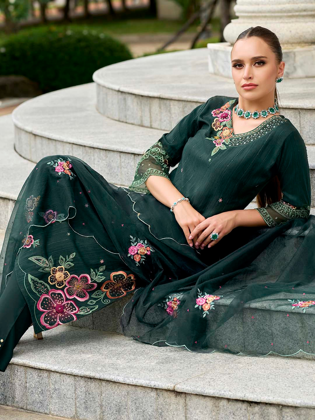 

Indo Era Floral Embroidered Straight Kurta With Trousers & Dupatta, Green