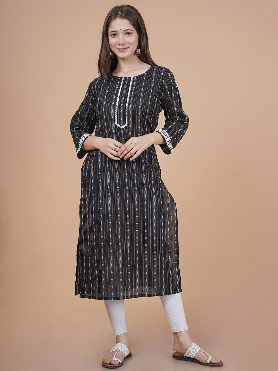 

INDIANIC Ethnic Motifs Printed Round Neck Gotta Patti Cotton Straight Kurta, Black